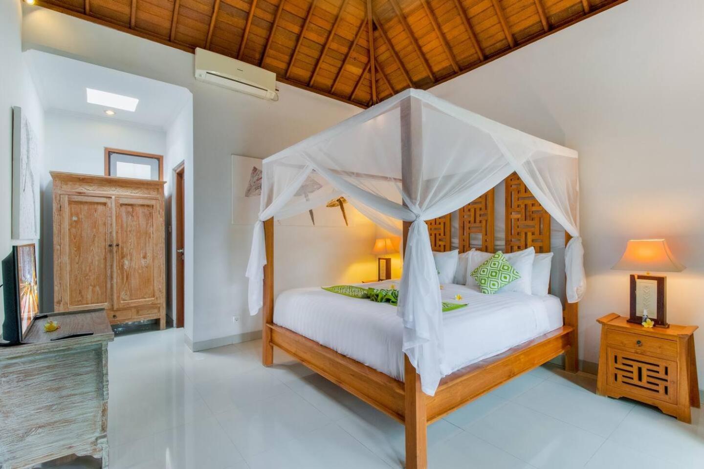 Heart Of Seminyak, 2Br, Sleeps 4, Walk To Bintang Βίλα Εξωτερικό φωτογραφία