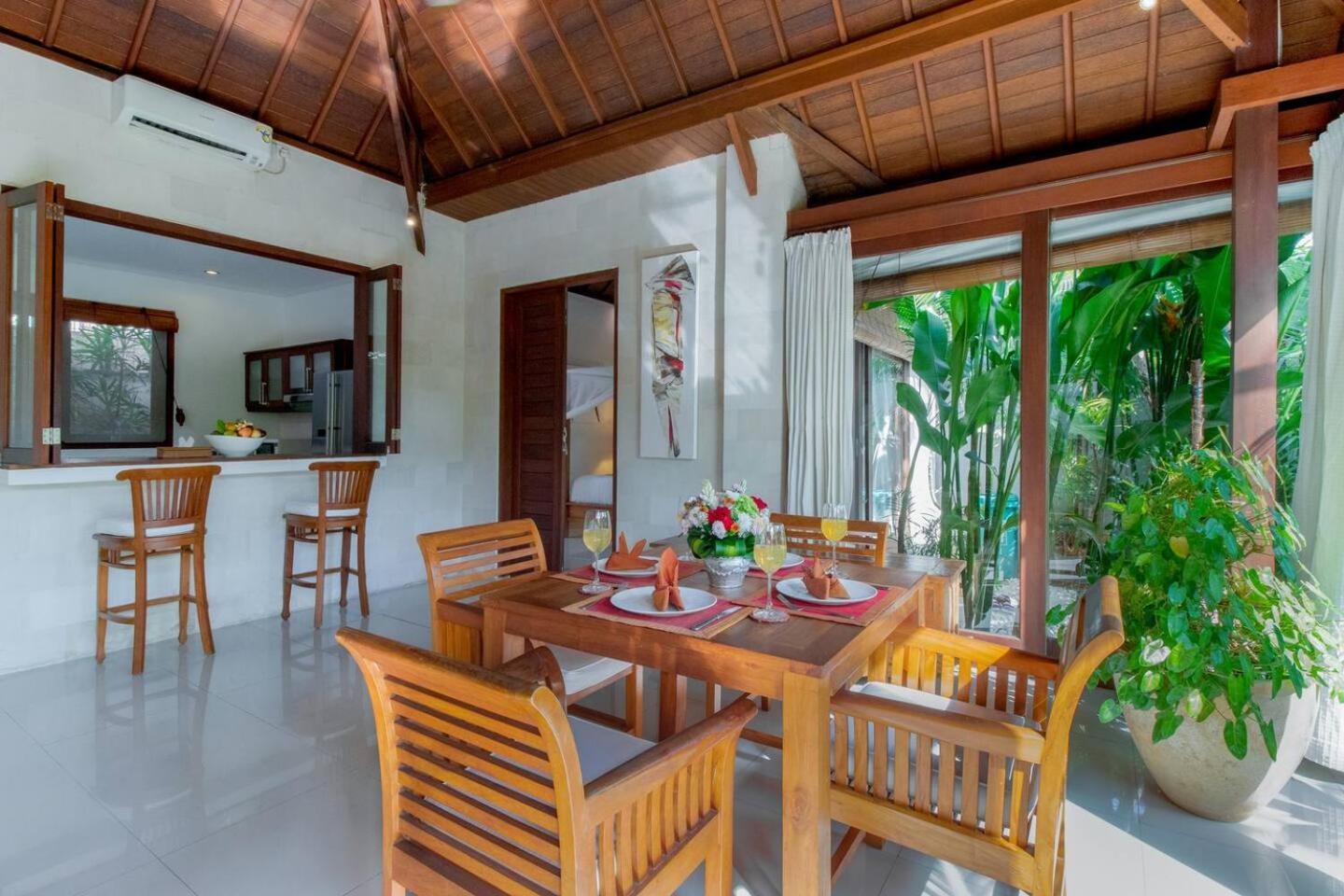 Heart Of Seminyak, 2Br, Sleeps 4, Walk To Bintang Βίλα Εξωτερικό φωτογραφία