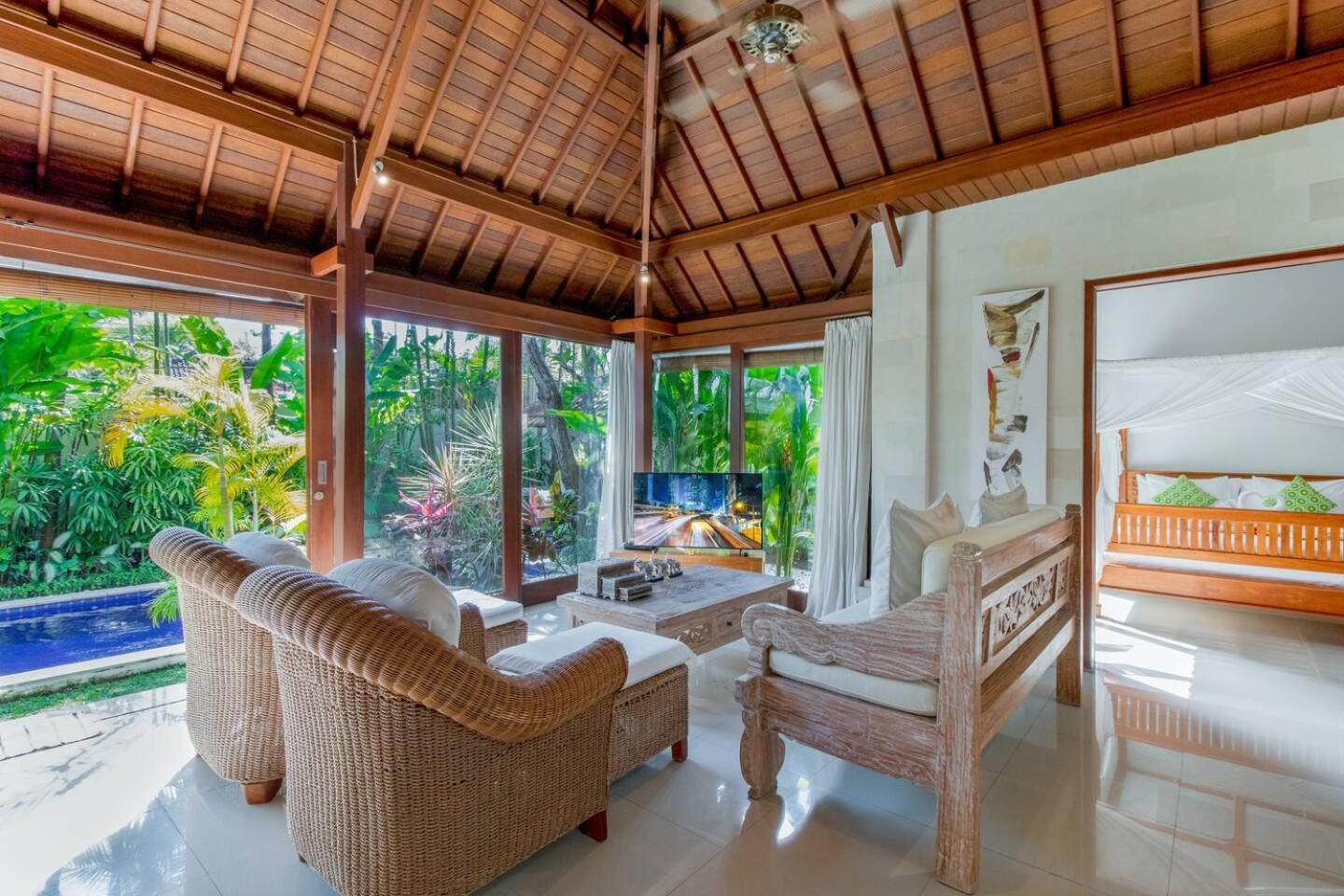 Heart Of Seminyak, 2Br, Sleeps 4, Walk To Bintang Βίλα Εξωτερικό φωτογραφία